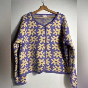 Pol Women’s Purple and Cream Daisies Snap Button Up Sweater Size Large